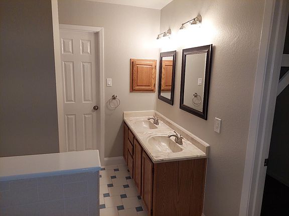 5th image of 1335 Mimosa Ln