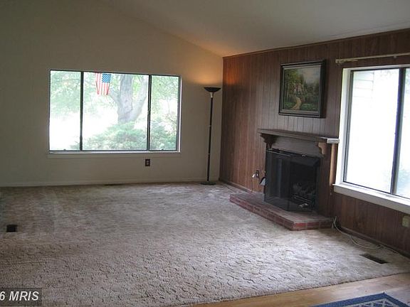 5th image of 415 E Laurel Ave