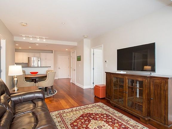 4th image of 10 Seaport Dr APT 2313