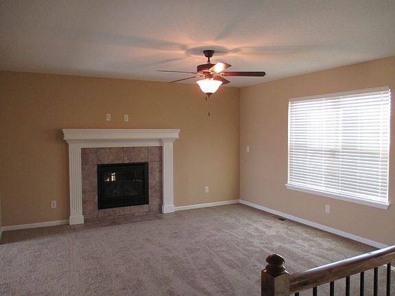 857573_Living Room_01052016