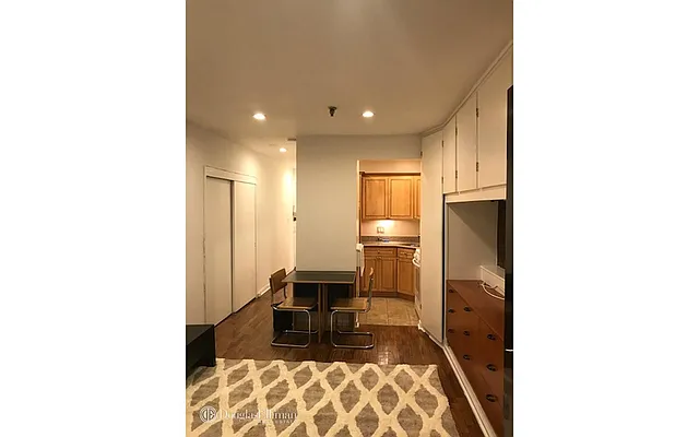 Rented by Douglas Elliman | media 20