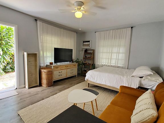 2nd image of 221 Wenonah Pl #5