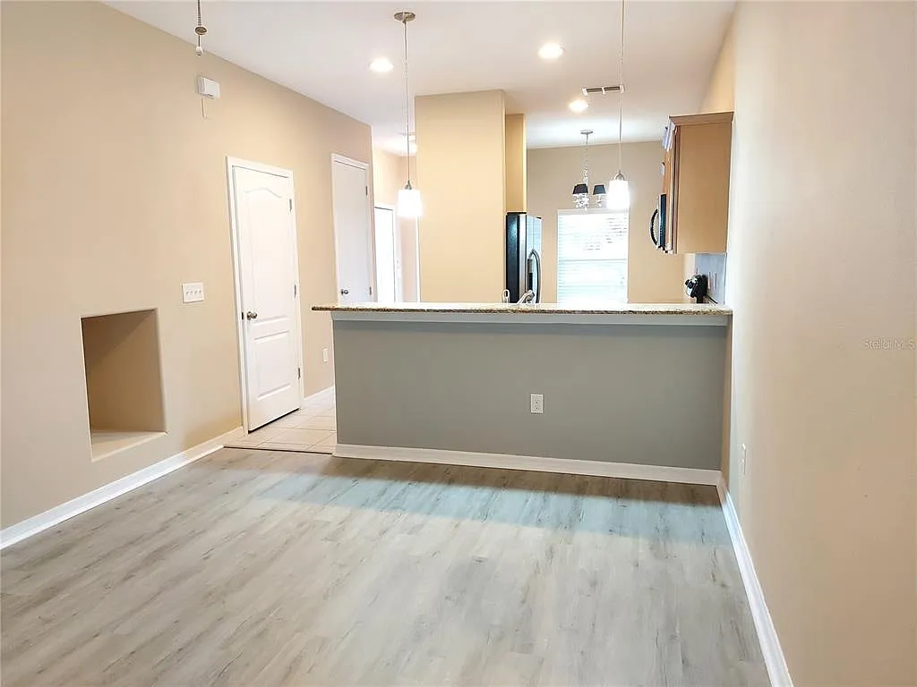 2 bed, 2.5 bath, 1088 sqft, $1,695 — Photo 3
