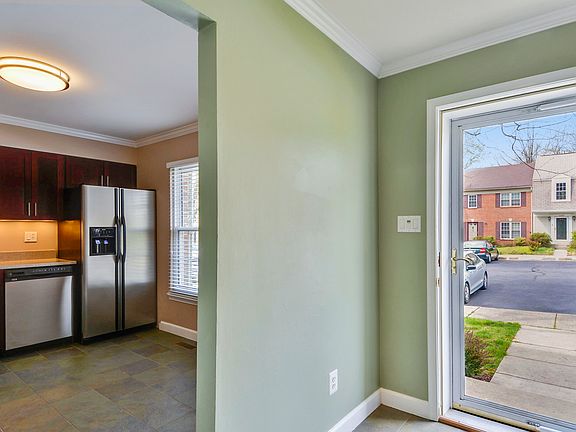 3rd image of 10888 Oak Green Ct