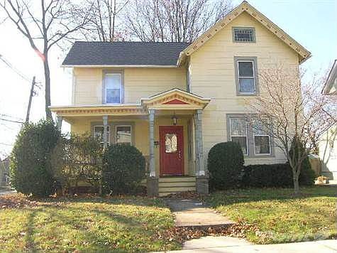 402 Fairview 002