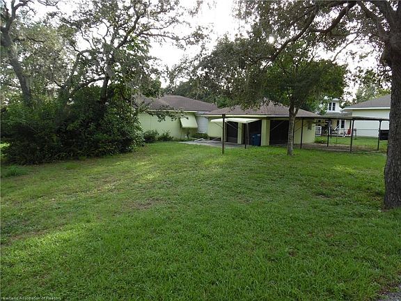 3rd image of 2420 Lakeview Dr