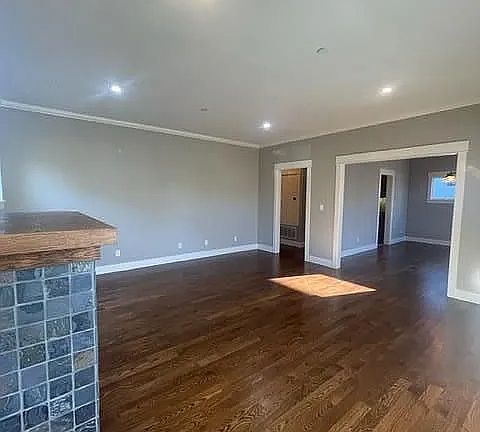 4th image of 945 Paloma Ave #945