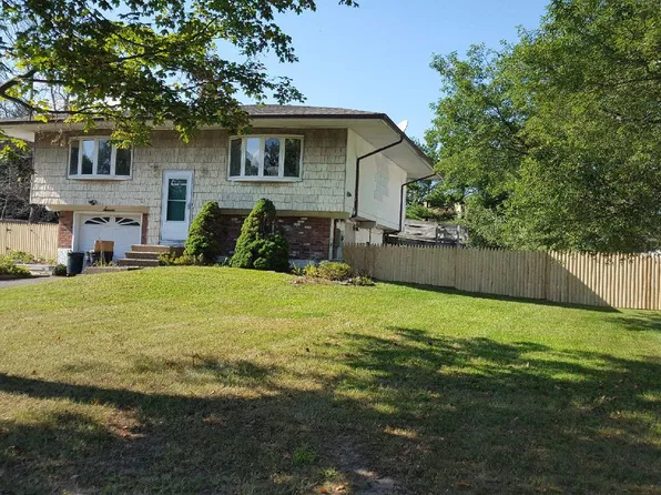 7 Arrowhead Ct, South Setauket, NY 11720