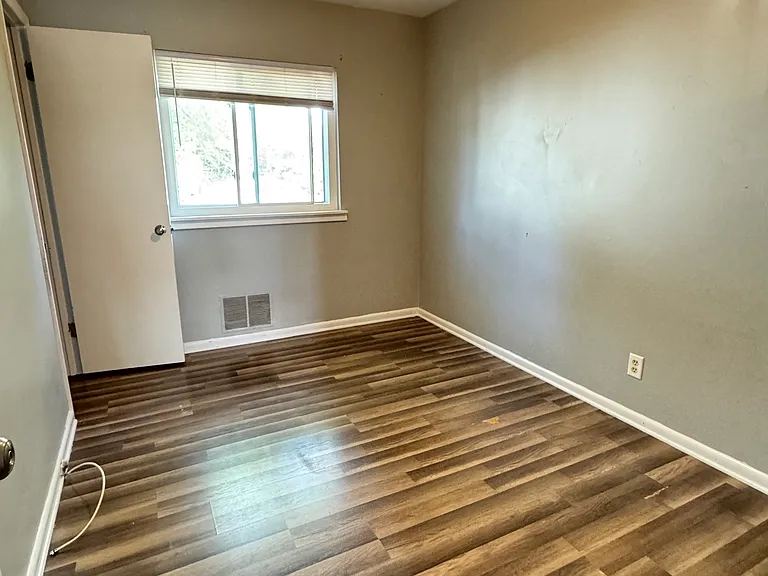 224 Moldoff Rd — Photo 17
