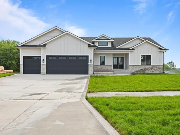 535 16th Ave SE, Altoona, IA 50009