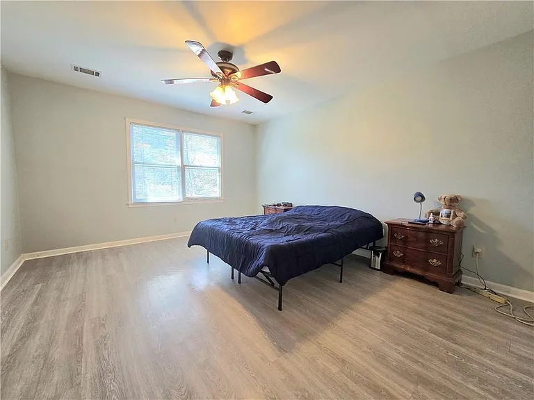 1426 Cambridge Cmn — Photo 9