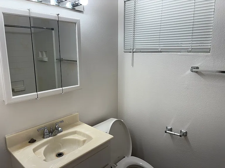 3318 I Street — Photo 8
