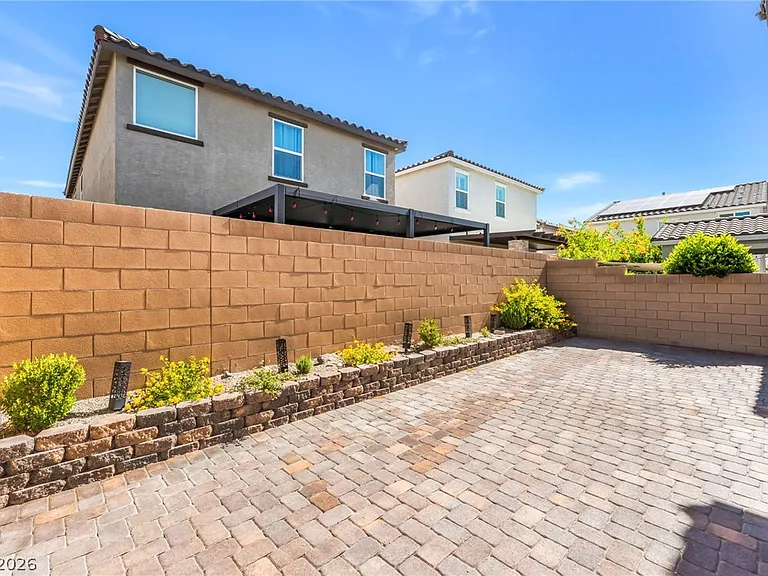 8448 Vulturo Ave — Photo 33