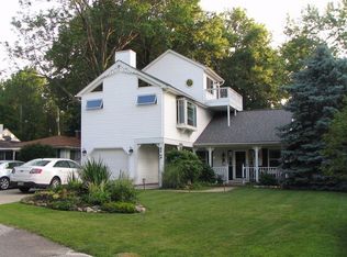 82 Rosewood Dr, Avon Lake, OH 44012