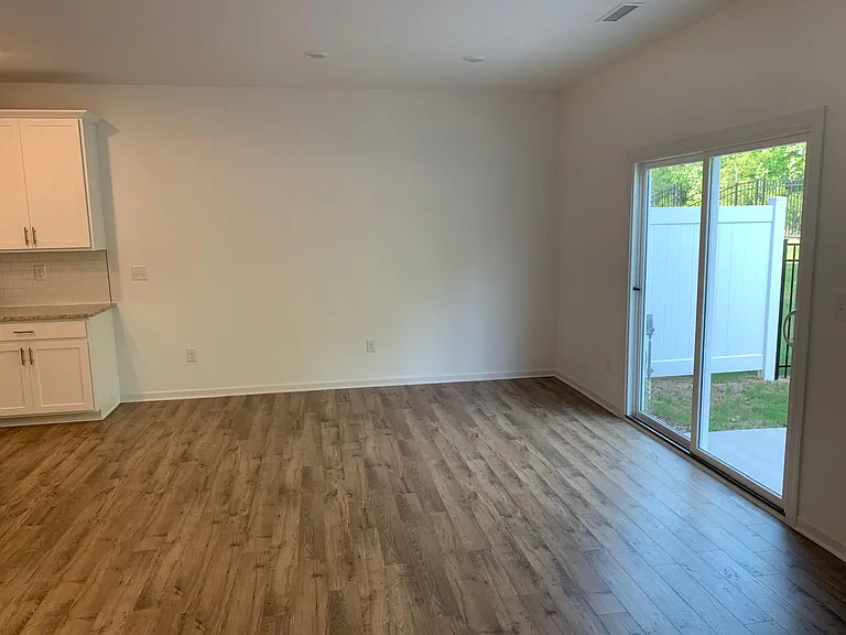 232 Hank Way — Photo 9