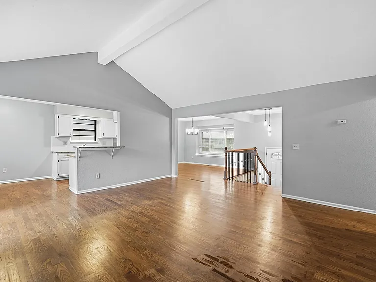 16308 W 125th Ter — Photo 4