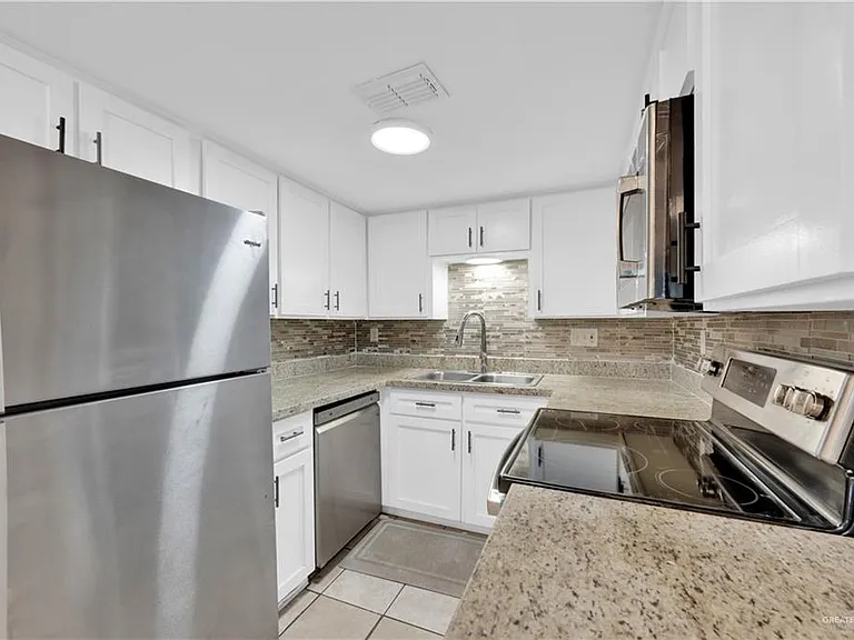 3505 N 23rd Ln #209 — Photo 3