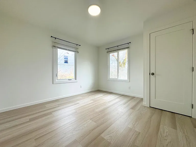 8420 1/2 S Tacoma Way — Photo 10
