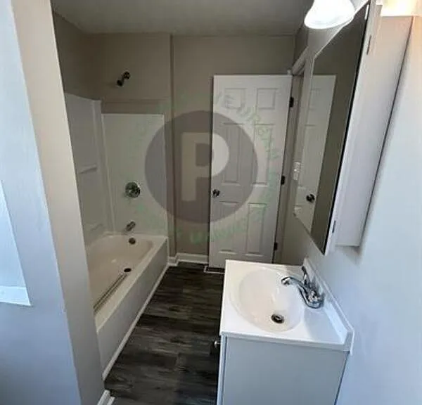 3204 W 73rd St — Photo 20