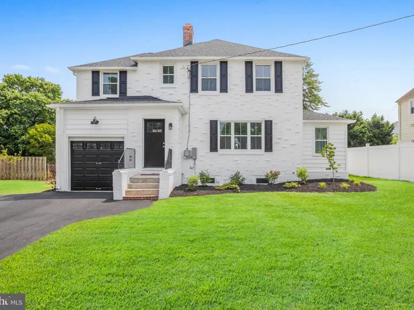 523 Marsh Rd, Wilmington, DE 19809