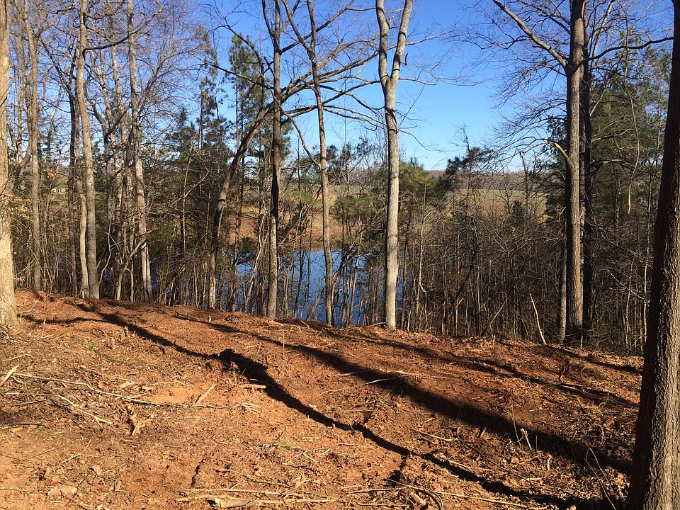 2nd image of 910 Bellingshire Dr