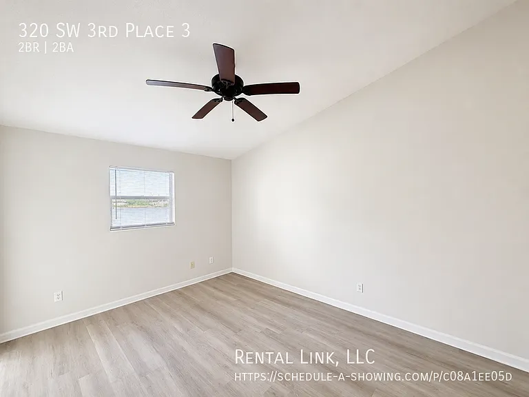 320 SW 3rd Pl #3 — Photo 9