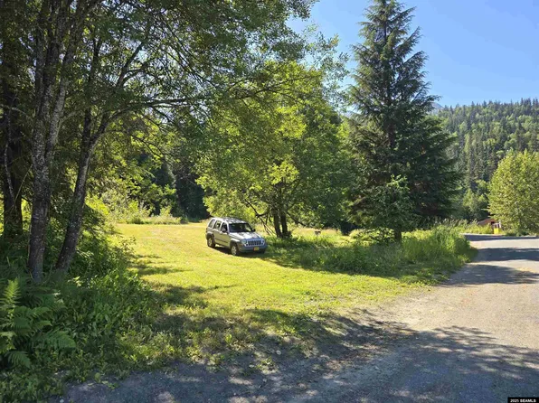 23 Mosquito Lake Rd, Haines, AK 99827