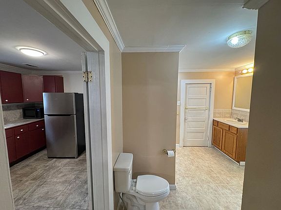 2nd image of 513 Armfield St