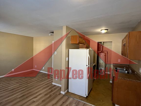 2nd image of 305 S Hedges St #305