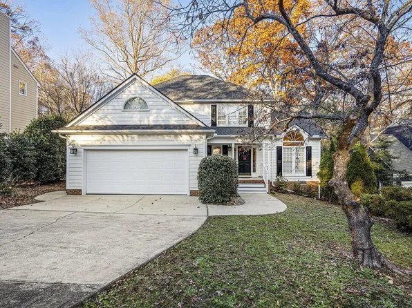 113 Waterfall Ct, Cary, NC 27513