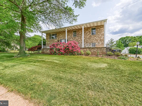 1940 Normandie Dr, York, PA 17408