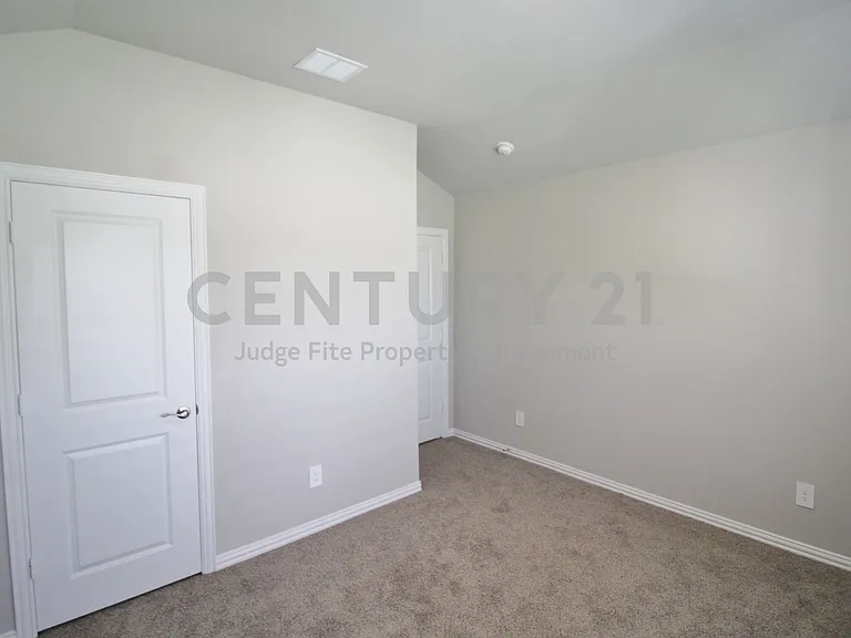 4208 Mountain Creek Dr — Photo 23