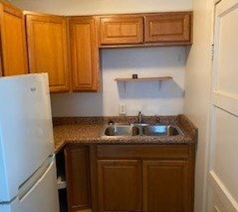 2nd image of 510 E Chicago St APT 3