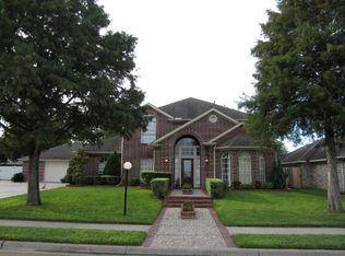 302 Windcrest Dr, Victoria, TX 77904