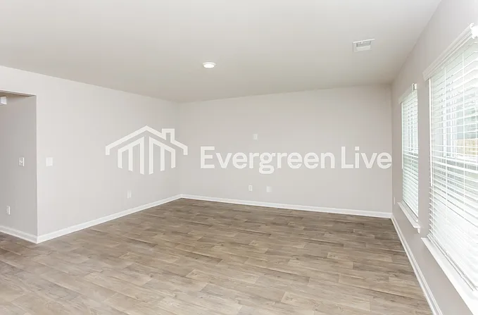 4 bed, 3.0 bath, 2110 sqft, $2,145 — Photo 2