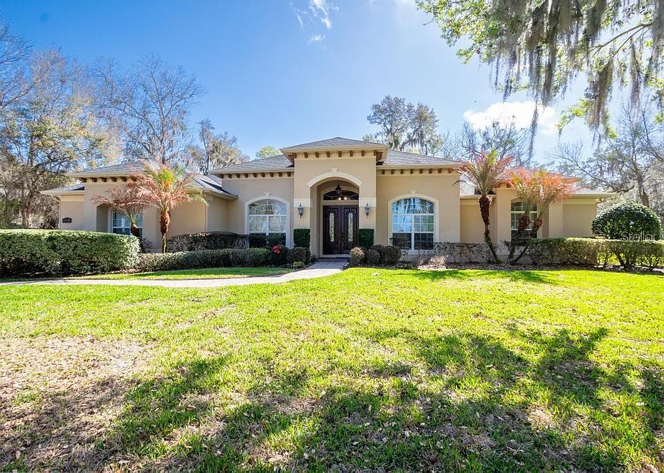 1st image of 15950 Splendid Oaks Ln