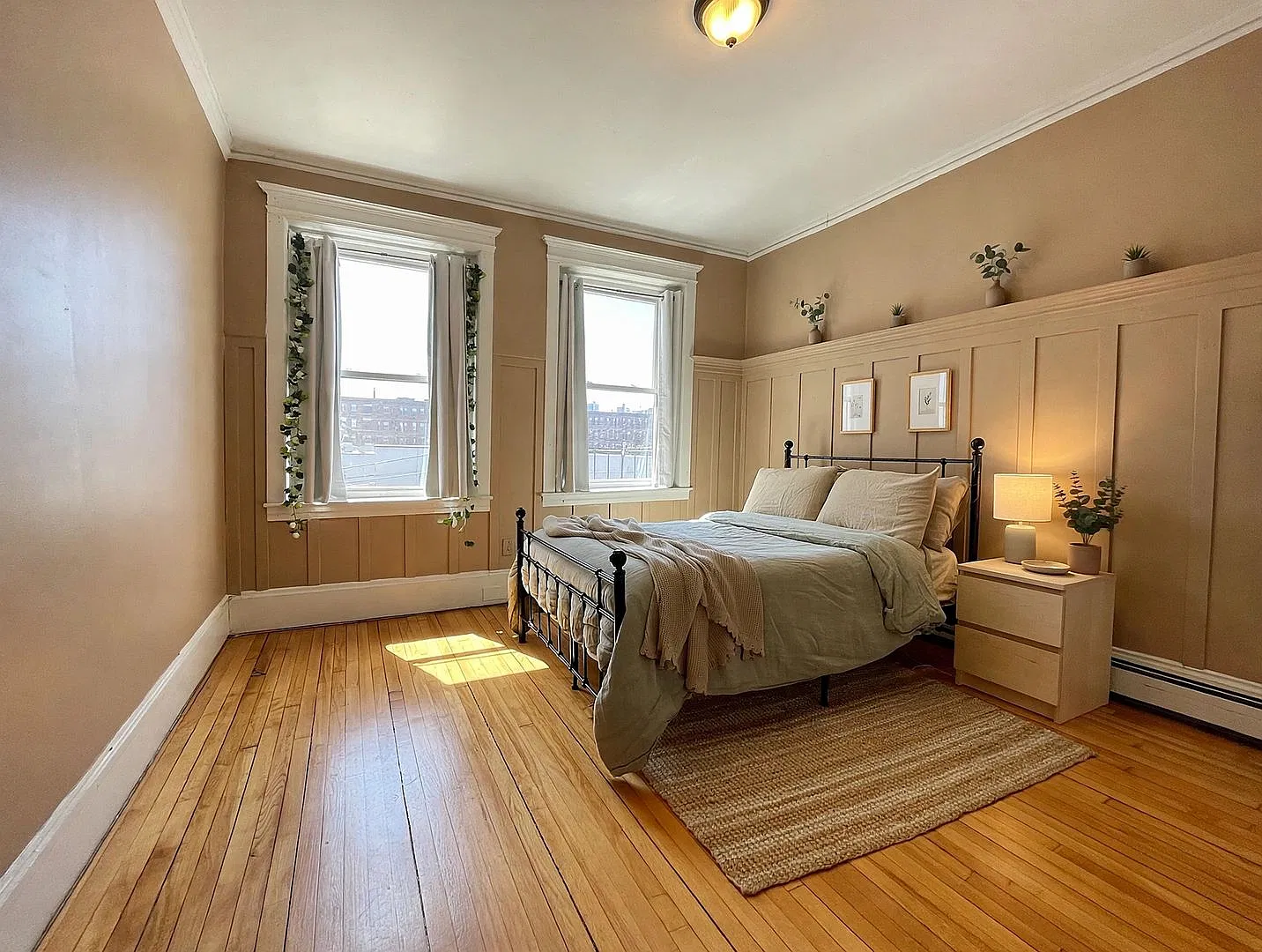 XL Modern & Sunny Apt near T! Perfect for BU students and working pros alike! — Photo 1