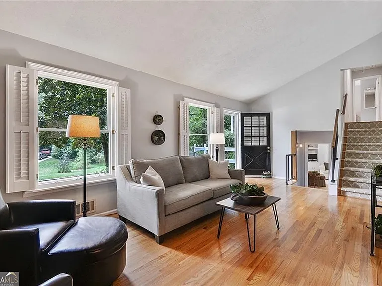 130 Cains Cove Dr — Photo 12