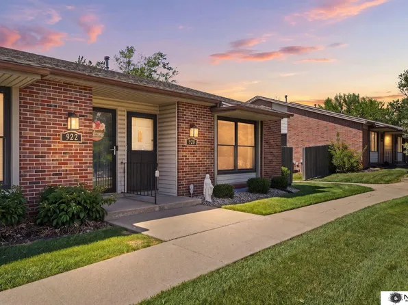 920 Carriage Way #12, Lincoln, NE 68510