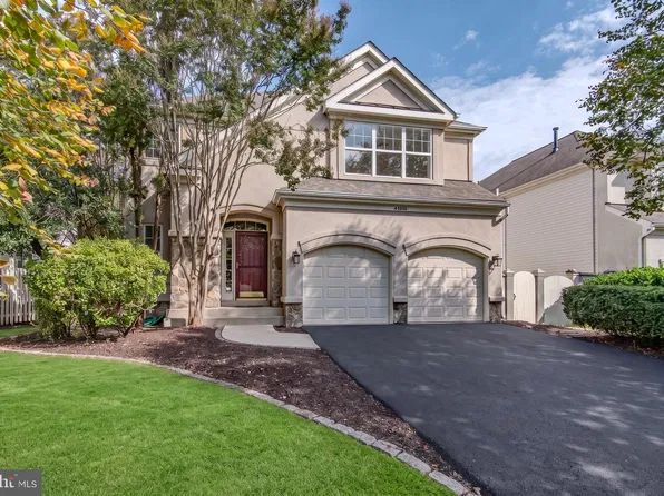 43016 Hedgeapple Ct, Ashburn, VA 20147