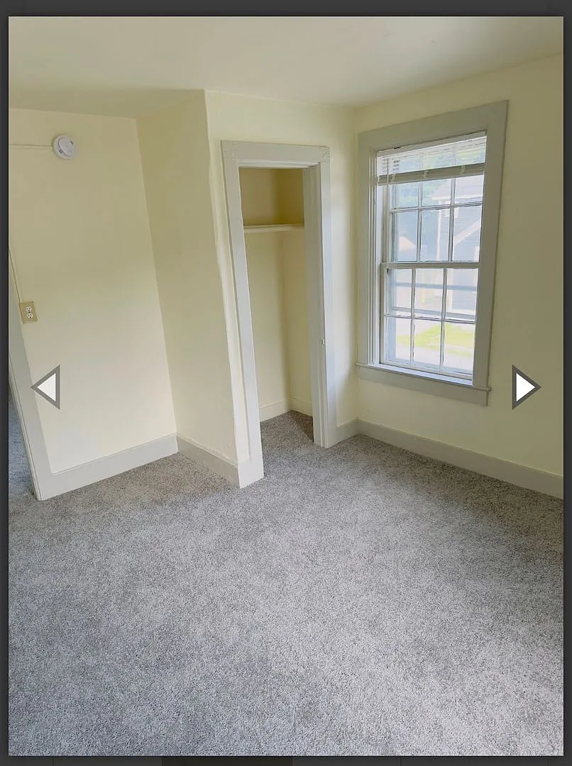 652 Main — Photo 3