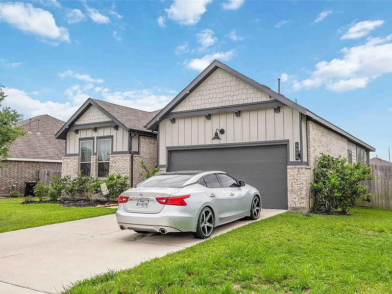 4606 Seabourne Landing Dr — Photo 1