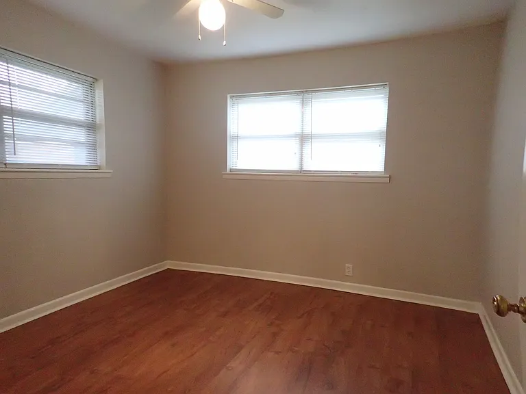 1216 Elmwood St — Photo 6