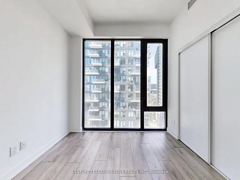 47 Mutual St #1203 — Photo 10
