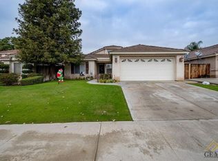 9022 Chattaroy St, Bakersfield, CA 93312