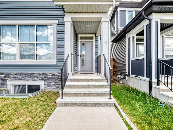 2nd image of 49 NE Legacy Glen Pl SE