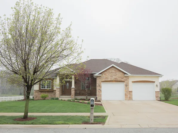 304 127th Pl, Crown Point, IN 46307