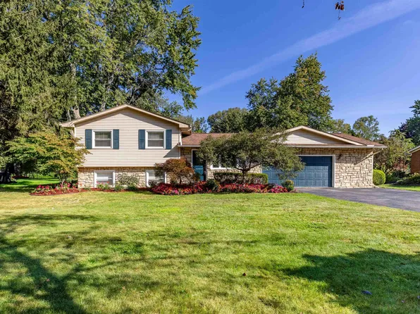 1366 Burrwood St, Temperance, MI 48182