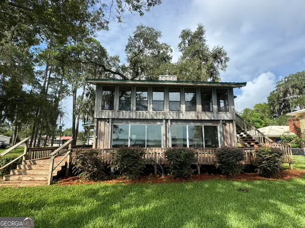 863 Hickory Bluff Rd, Waverly, GA 31565