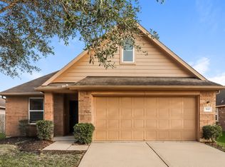 911 Blair Field Ln, Fresno, TX 77545